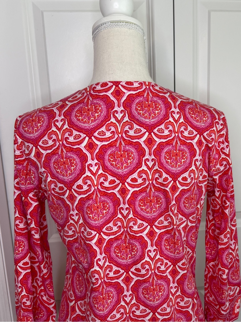 Coolibar Pink Red Tile Print Oceanside Tunic Shift Dress Small V- Neck UPF White - Picture 6 of 10